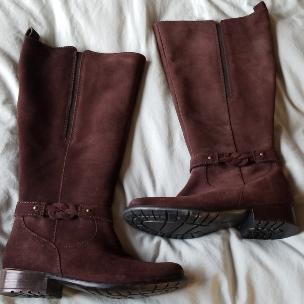 Clark's suede boots